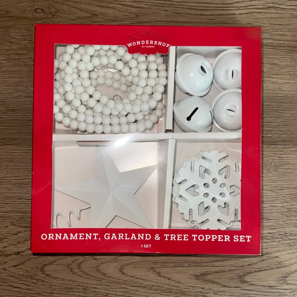 ⭐️NEW⭐️ 🆕TARGET Wonderland Ornament, Garland & Topper Mini Christmas Tree Set